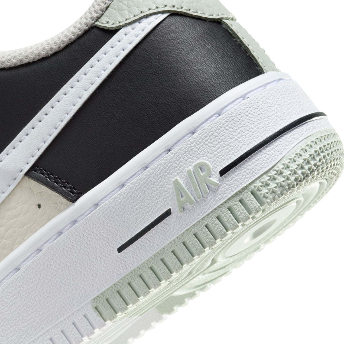 Big Kid's Nike Air Force 1 LV8 1 Black/Light Silver-Phantom (FB9035 002)