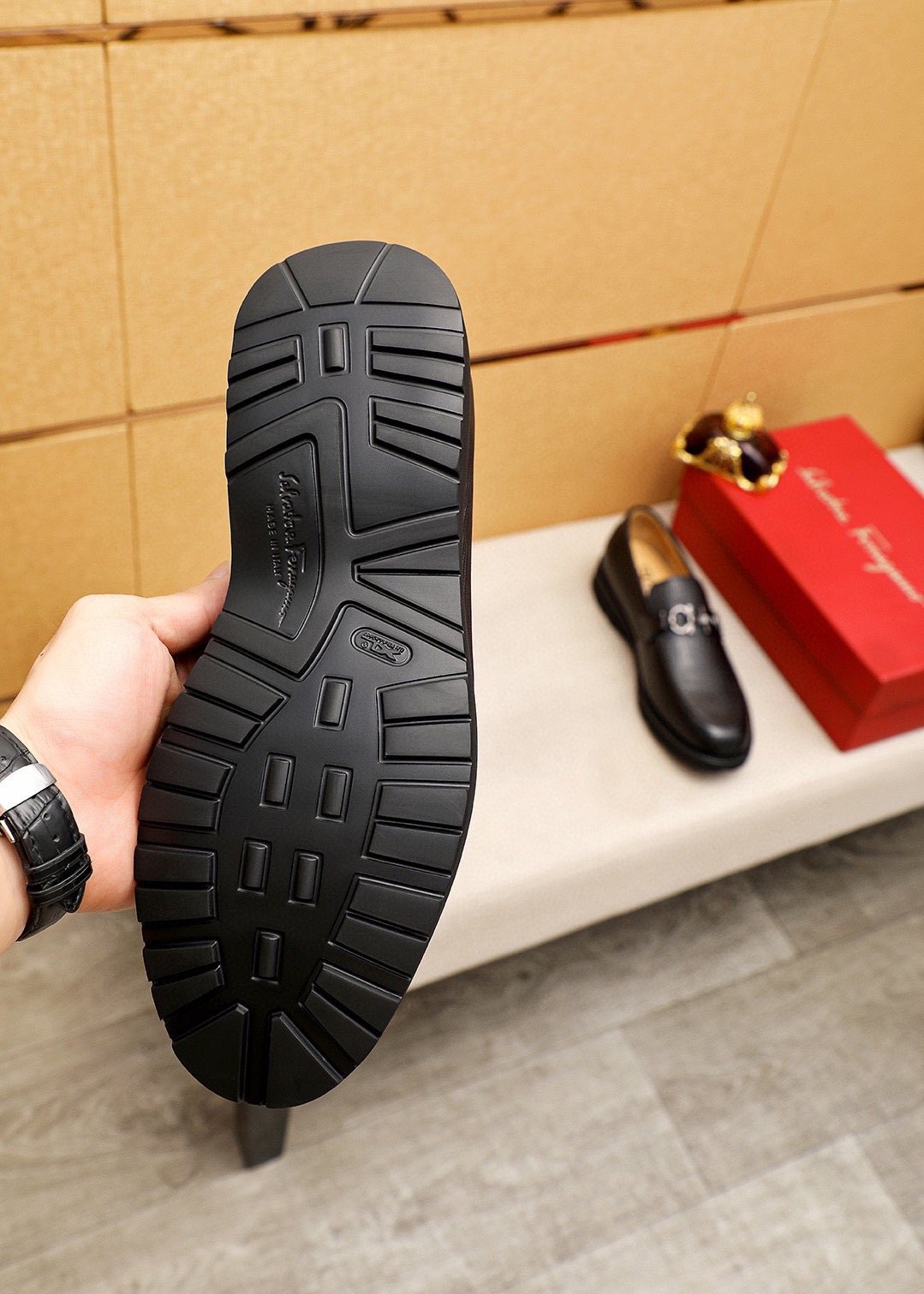 Ferragamo Men's Black Textured Bit Loafers - Rounded Toe