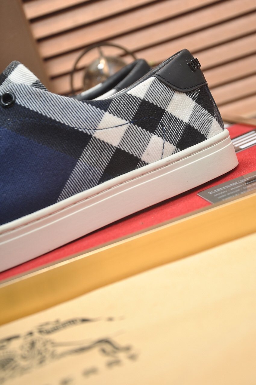 Burberry Navy Check Low-Top Sneakers - White Laces And Rubber Sole