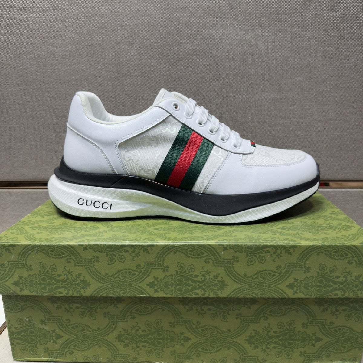 Gucci Stripe Low-Top Sneakers