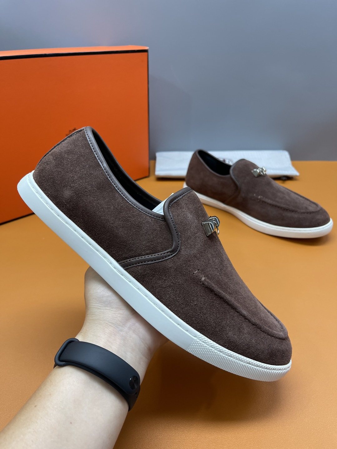 Hermès Mind Men's Buckle-Detail Loafers